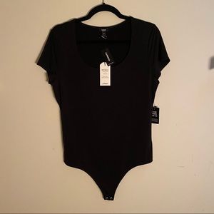 *5 for $50* NWT Express Body Contour Short Sleeve Bodysuit - Black Size Large